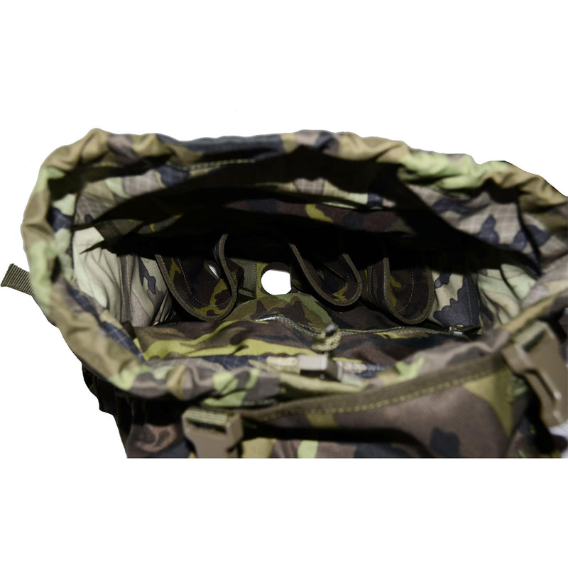 Original Tjeckien Military Molle ryggsäck Snabbutsläpp Woodland Camo 30L