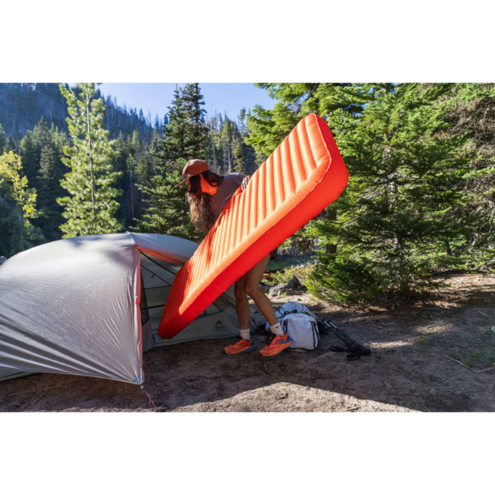Therm-a-Rest NeoLoft Regular Bred Isolerad liggunderlag 185 x 66 cm Glöd