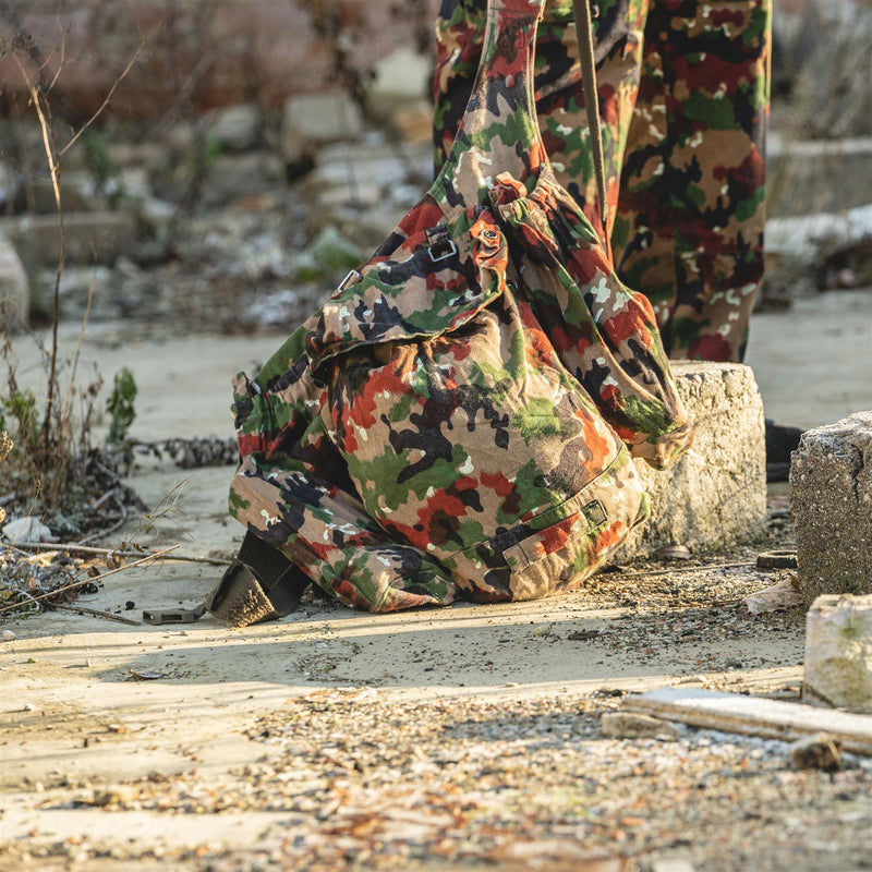 Äkta schweiziska arméryggsäck Schweiz Alpen Camo Snicker Rucksack W Suspenders