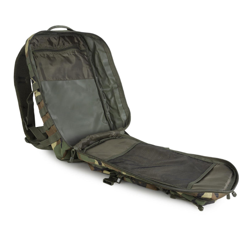 Mil-Tec U.S. Assault Trekking Rucksack 36L ryggsäck Woodland Camo Vandring Daypack