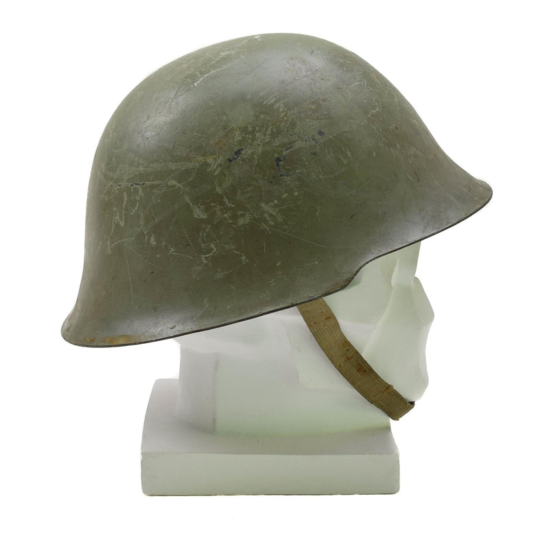 Original serbisk taktisk stålhjälm med foderkamputrustning chinstrap oliv