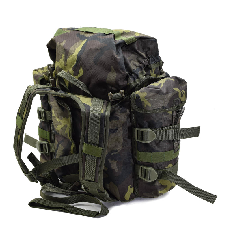 Original Tjeckien Military Molle ryggsäck Snabbutsläpp Woodland Camo 30L
