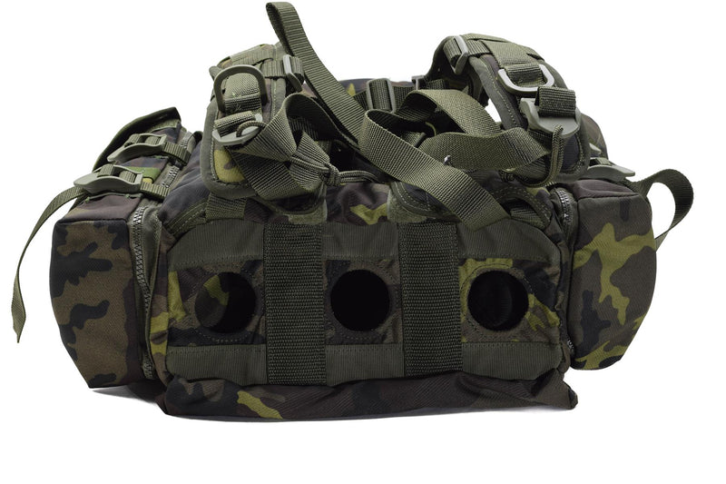 Original Tjeckien Military Molle ryggsäck Snabbutsläpp Woodland Camo 30L