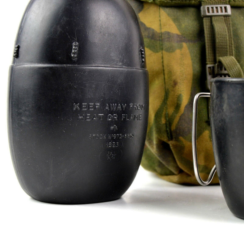 Original äkta brittisk armékantin med mugg 58 vattenflaska med påse