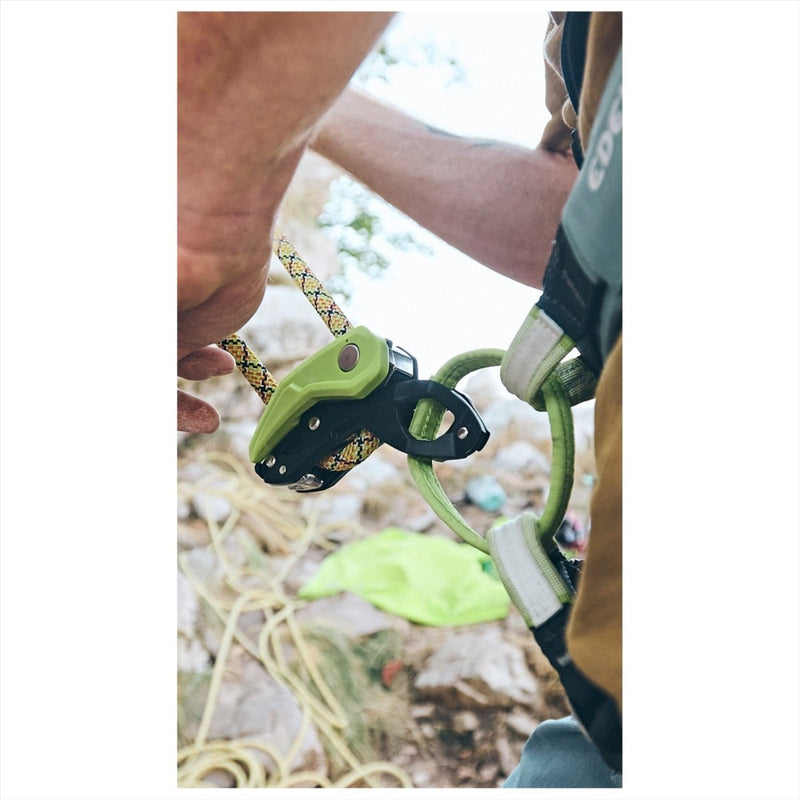 EDELRID Pinch Assisted Broming Belay -enheten exakt sänkningskontroll grön