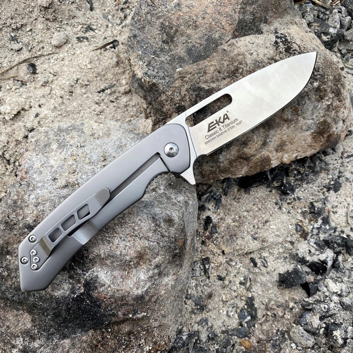 EKA Brand Swedish Classic 8 fickkniv titan handtag 57 HRC rostfritt blad