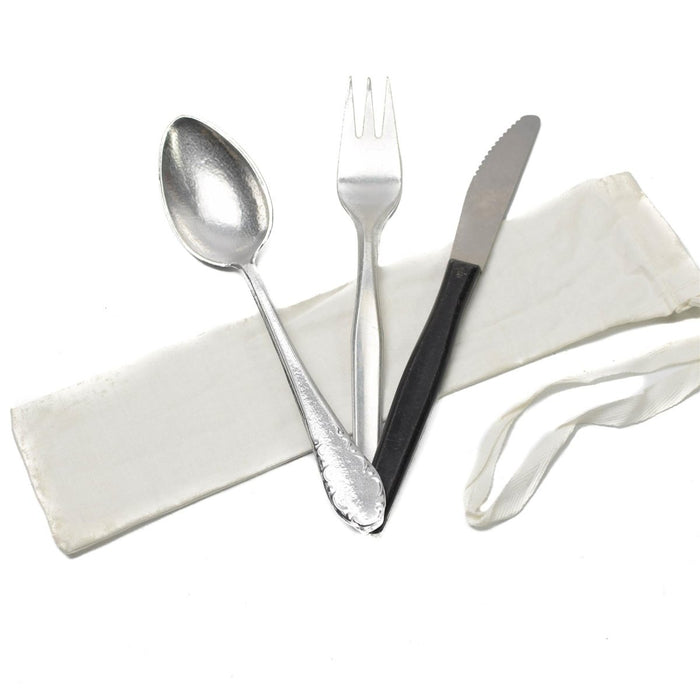 Äkta tjeckisk armé 3-delad aluminiumbestickset med sked, gaffel, kniv och vit bärväska militärt överskott