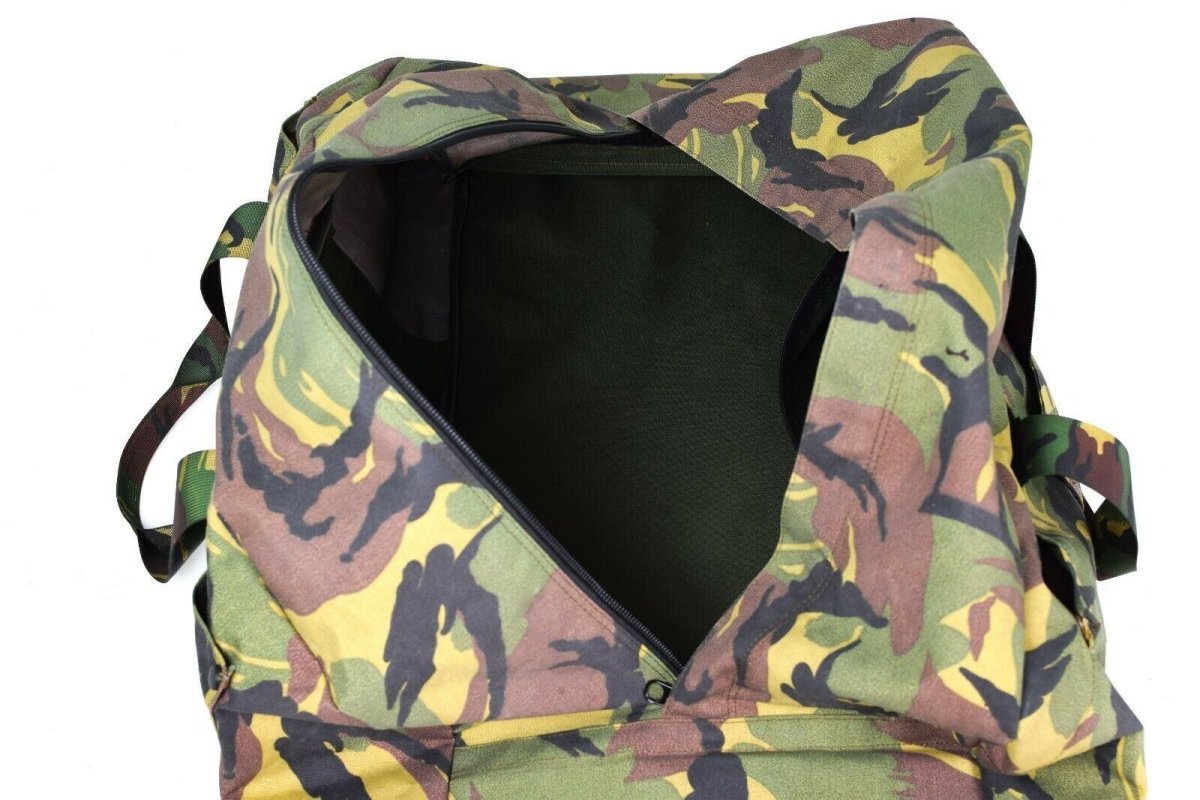 Äkta holländska armé DPM Woodland Weekend Bag Carrier Pouch Pack Duffel ryggsäck