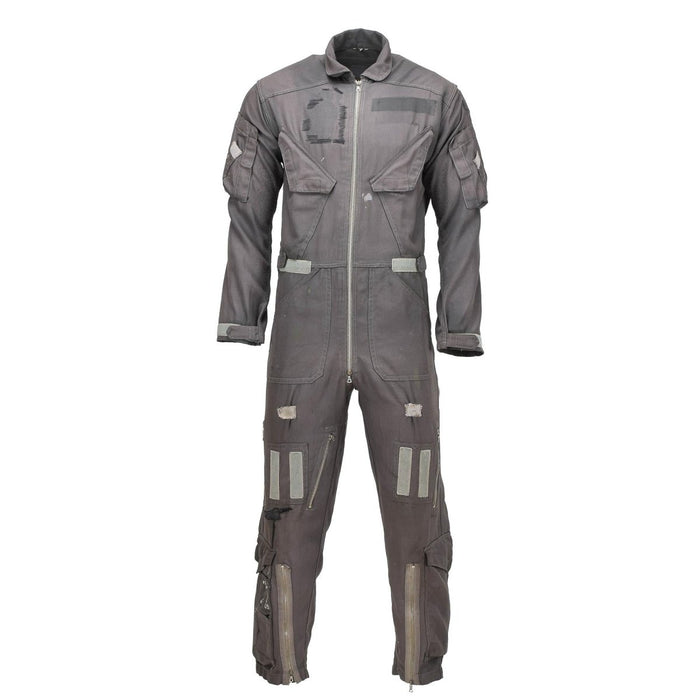 Vintage holländska flygvapnet pilot jumpsuit i sliten grå militär överskott med flera fickor och dragkedja framtill