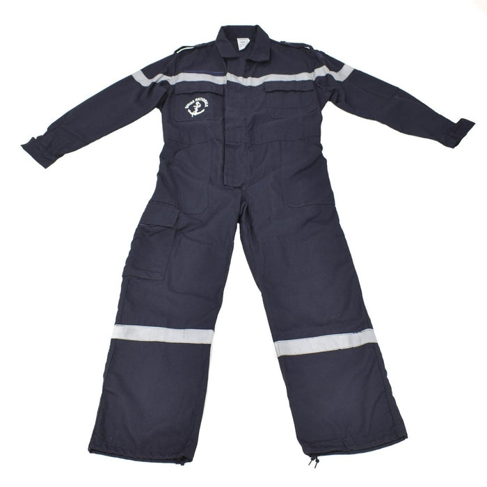 Mörkblå termostabil fransk marin jumpsuit med reflekterande band och dragkedja framtill platt lagd.