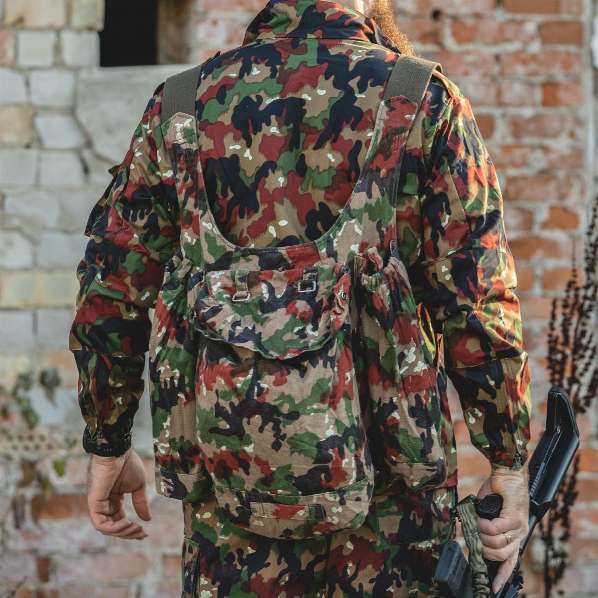 Äkta schweiziska arméryggsäck Schweiz Alpen Camo Snicker Rucksack W Suspenders