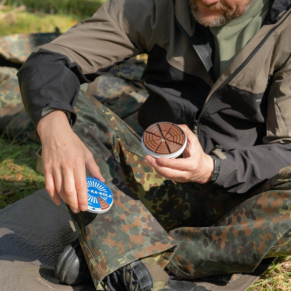 Tysk energi mjölkchoklad scho-ka-kola helmjölk 100 g tennburk blå