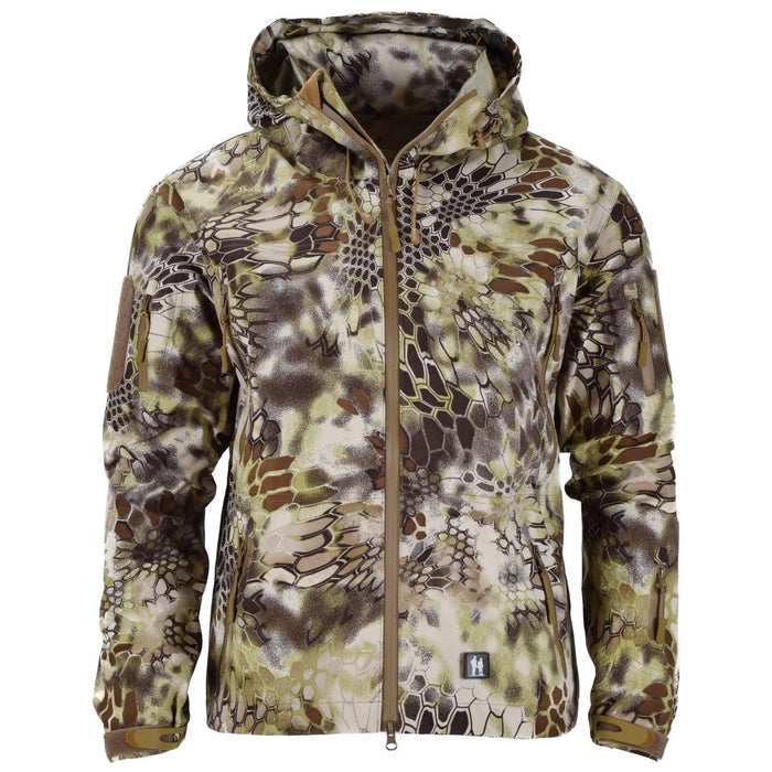 Mil-Tec MANDRA camo vattentät hård skaljacka för män med justerbar huva och flera fickor.