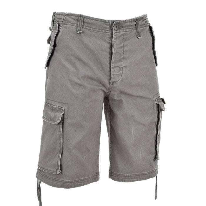Mil-Tec grå fallskärmsjägare cargoshorts i militärstil med flera fickor och bälteshällor för utomhusbruk.