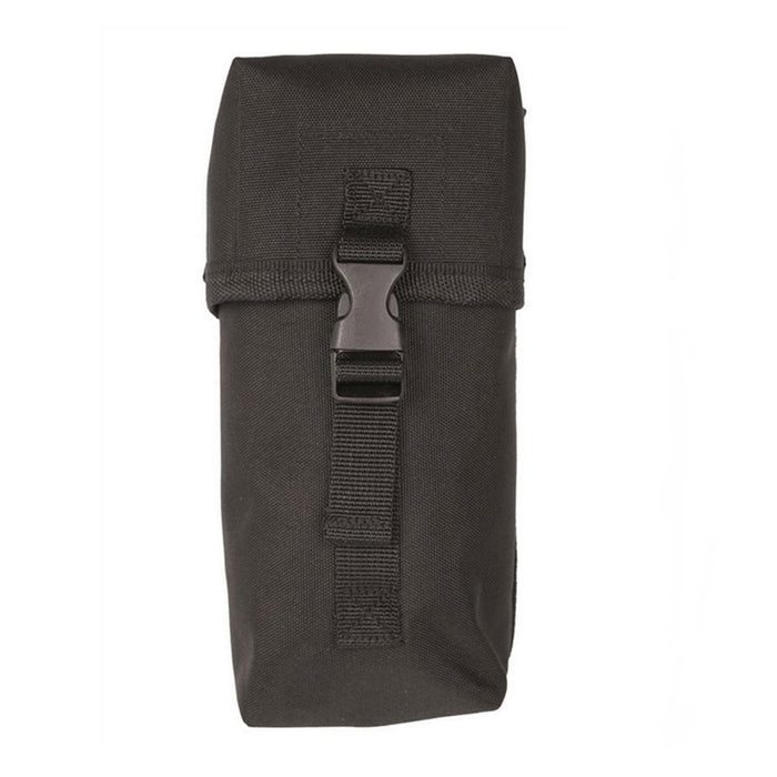 Svart MIL-TEC taktisk MOLLE-påse med spänne, kompakt och hållbar för utomhus- och vardagsbruk.
