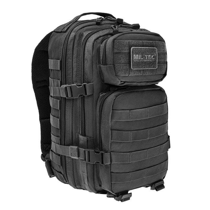 Svart MIL-TEC U.S. Assault-stil 20L taktisk ryggsäck med MOLLE-fästen och vadderade remmar för utomhusbruk
