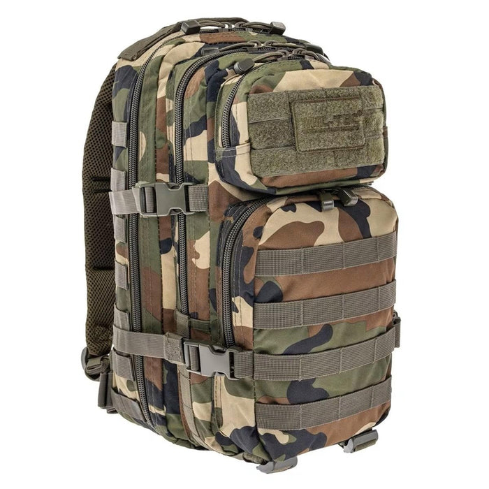 MIL-TEC U.S. Assault taktisk ryggsäck 20 liter i skogskamouflage med MOLLE-system och vadderade remmar för vandring och vandring