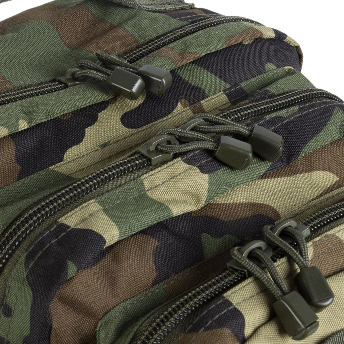 Mil-Tec U.S. Assault Trekking Rucksack 36L ryggsäck Woodland Camo Vandring Daypack