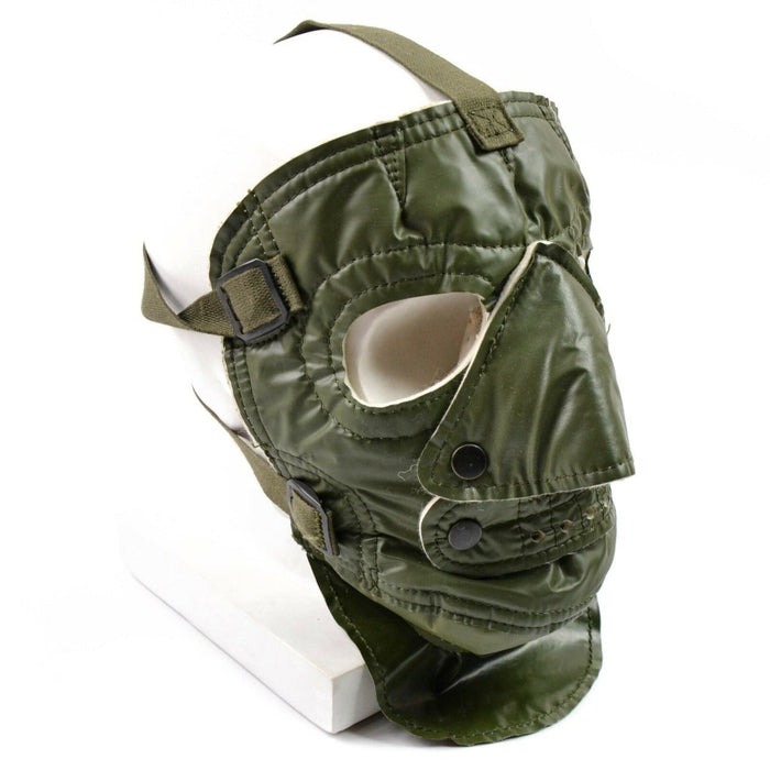 Grön US Army-ansiktsmask för kallt väder med justerbara remmar och läskig militärdesign för värme och skydd.