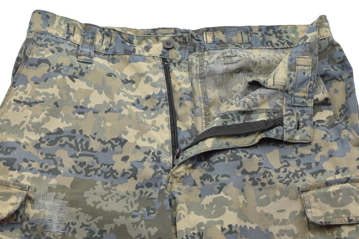 Original österrikiska militära lastbyxor förstärkta knän Tarnanzug Camo