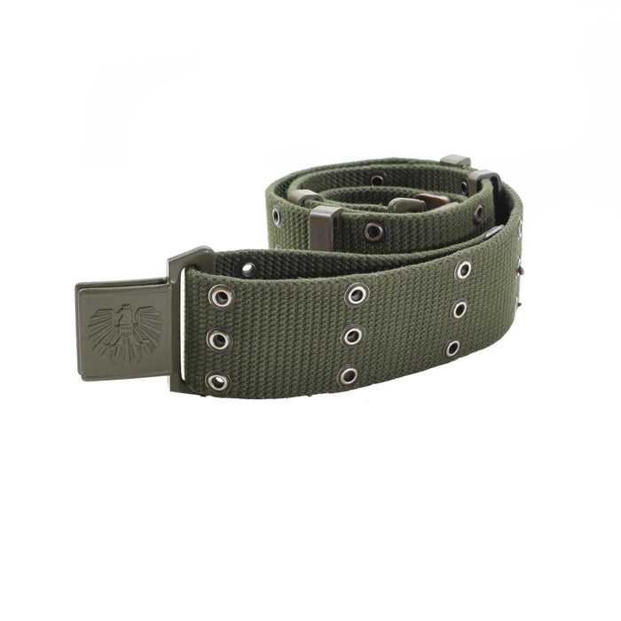 Ursprungligt österrikiskt militärt stridsbälte i olivgrönt duk med Alice-bandfäste och metallspänne.