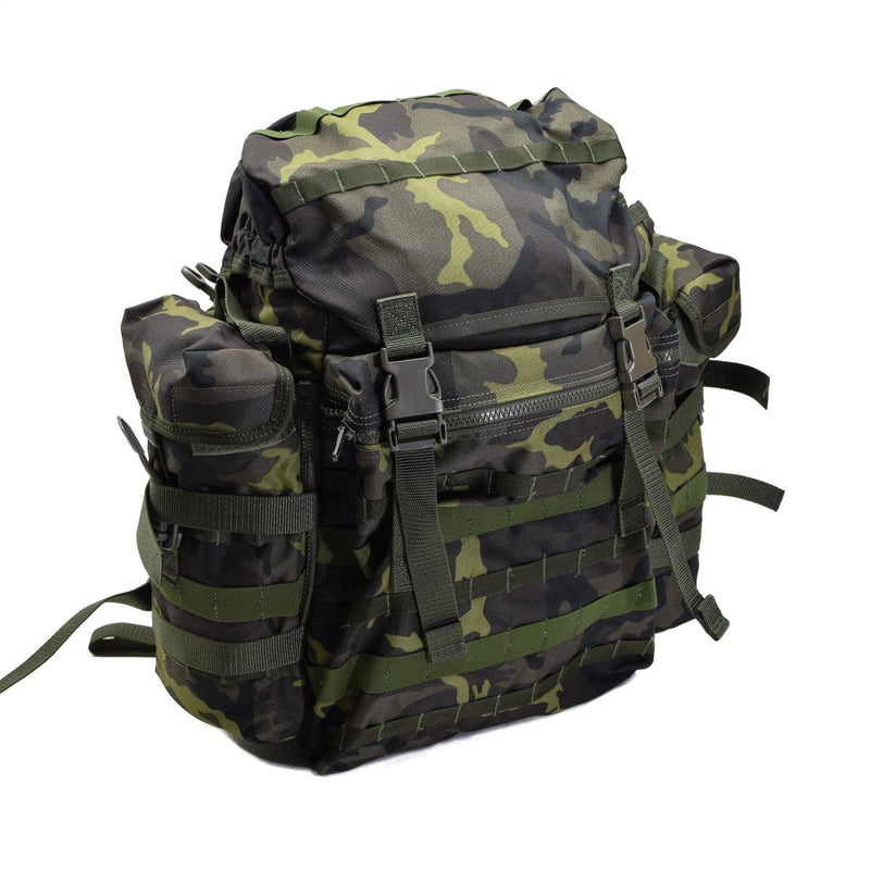 Original Tjeckien Military Molle ryggsäck Snabbutsläpp Woodland Camo 30L