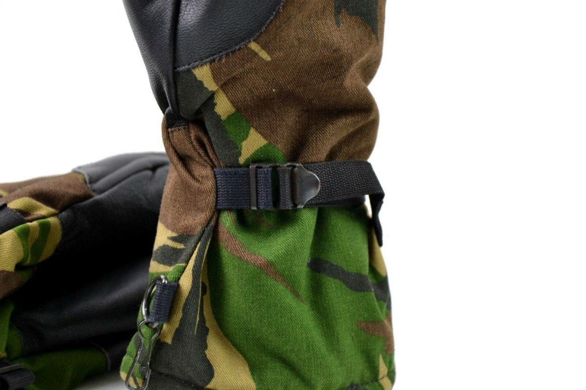 Original Dutch Army DPM Woodland Camo Mantens. Nederländerna militära handskar