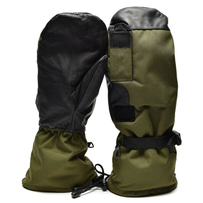 Original holländska armé olivgröna Gore-Tex trigger fingervantar med läderhandflattor och justerbara handledsremmar för kalla, våta förhållanden.