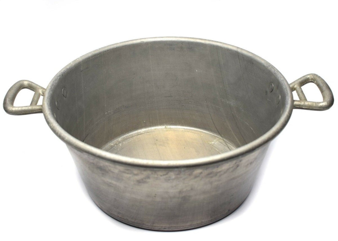 Original fransk armé stor matlagningspott. Aluminium militär mess tennpanna