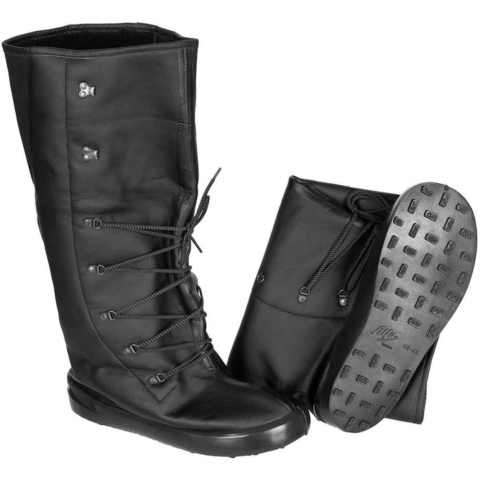 Svart läder Original Norway Army Alfa overboots med skosnören, fuskpälsfoder och slitstark greppsula för skydd mot kallt väder.