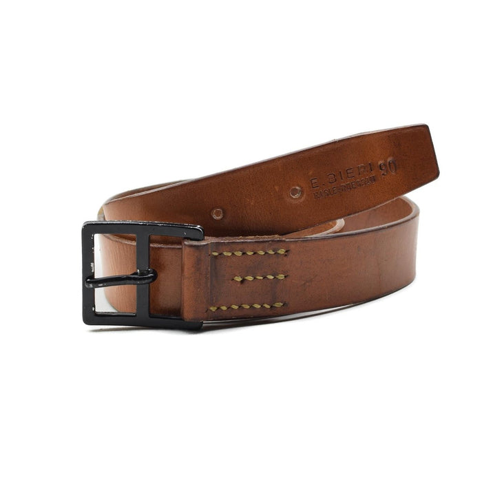 Original vintage Swiss Army äkta brunt läderbälte med svart metallspänne och klassisk sömnadsdetalj