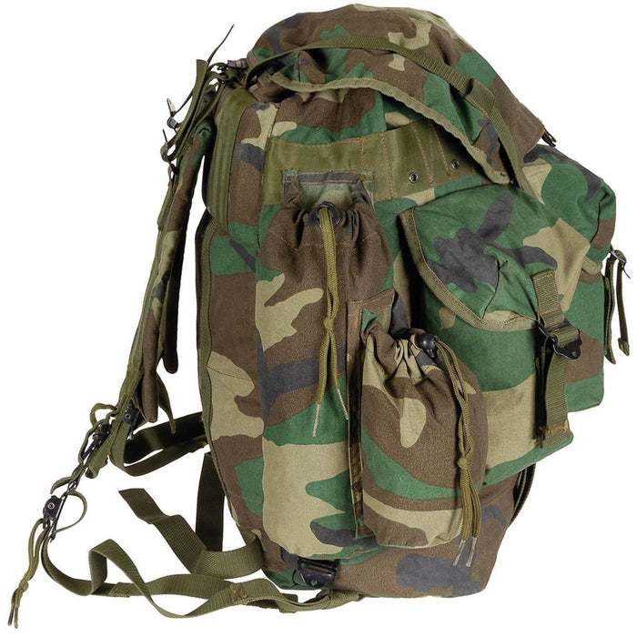 Original Turkish Army 40L Ryggsäck Framfickor Cordura Tyg Woodland Camo - GoMilitar