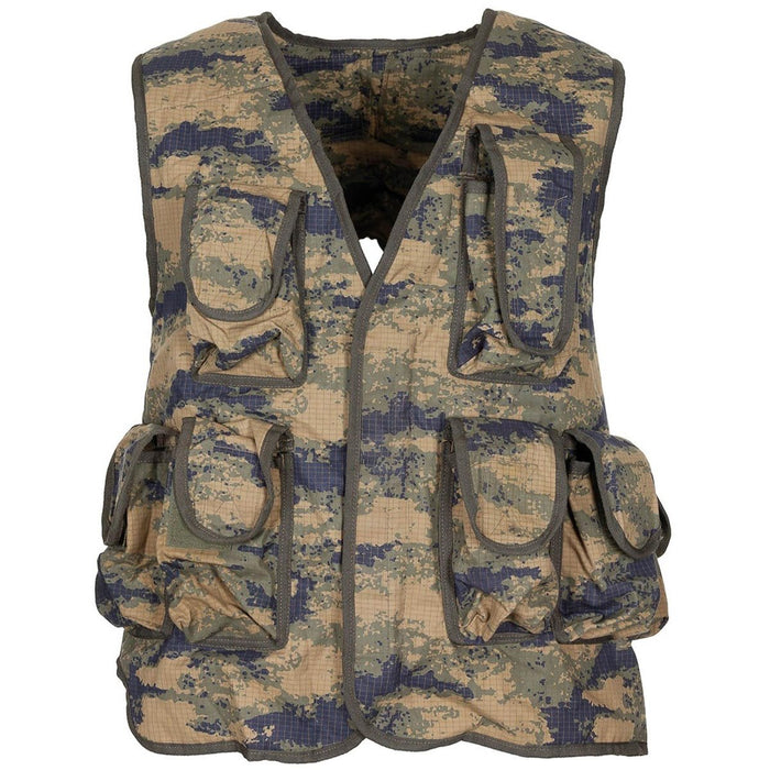 Original Turkish military vest in M2018 camo with 8 attached pockets and shoulder padding for tactical use