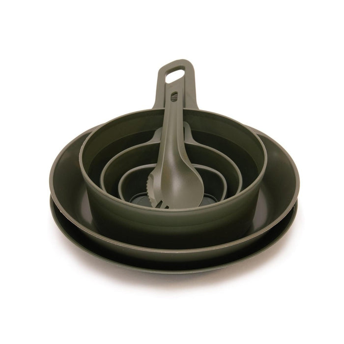 Olivgrön Wildo EXPLORER-KIT med stapelbara tallrikar, skålar och en lätt BPA-fri campingservis med spork
